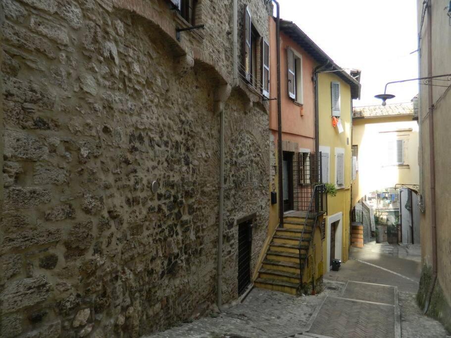 Casa Dell'Oliveto "Parcheggio Gratuito" Apartment Narni Exterior photo